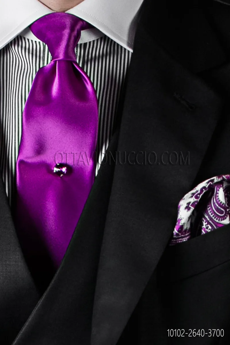 Cravate en satin violet