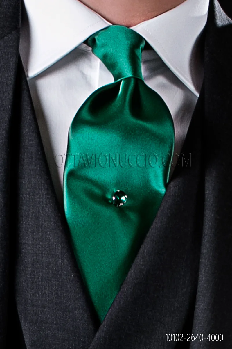 Cravate en satin verte