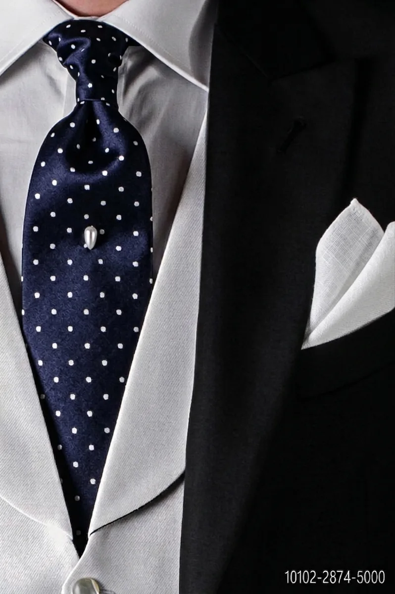Cravatta in seta blu a pois bianchi