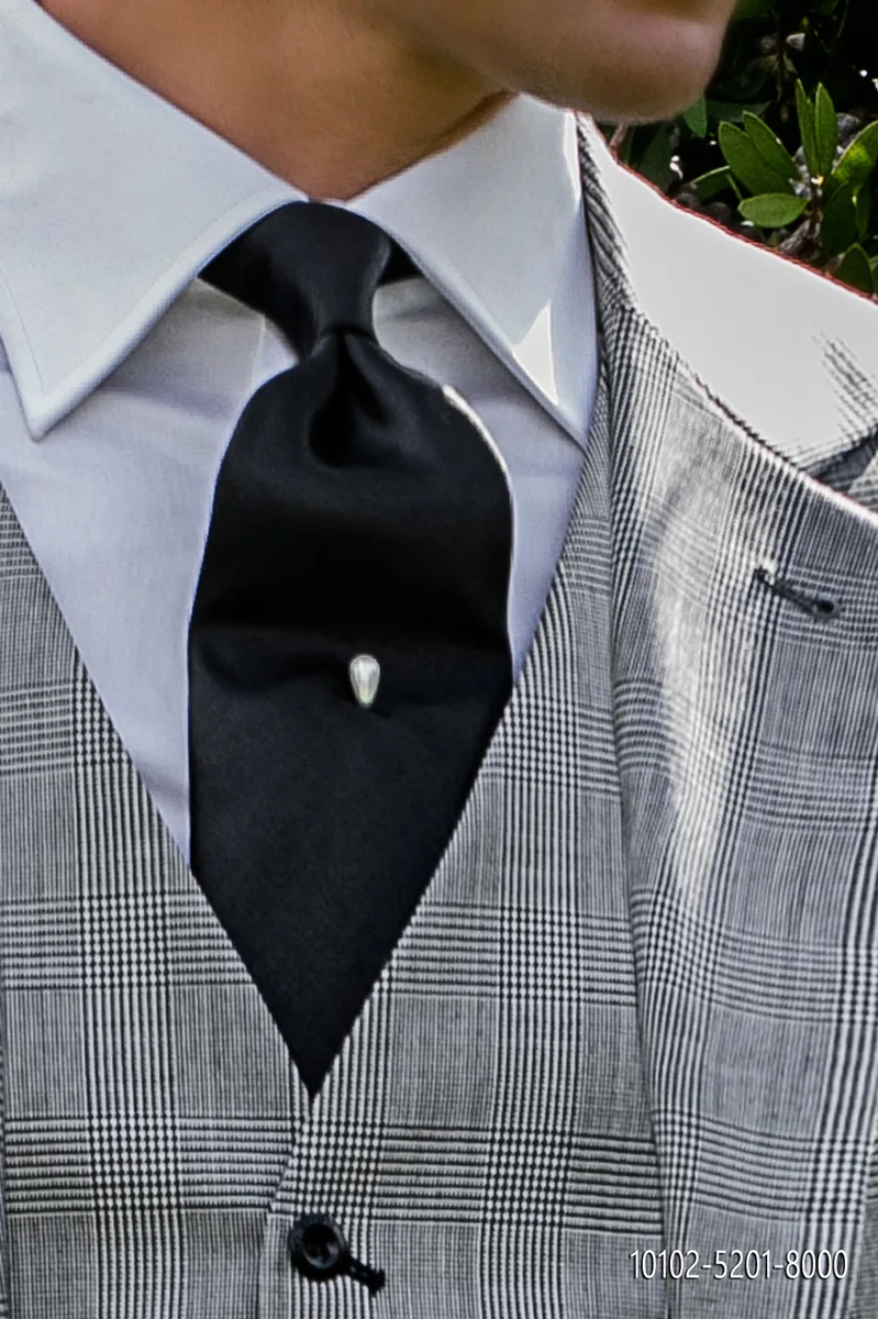 Cravate en satin noire