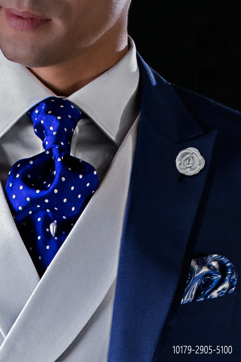 Blue silk cravat with white polka dot