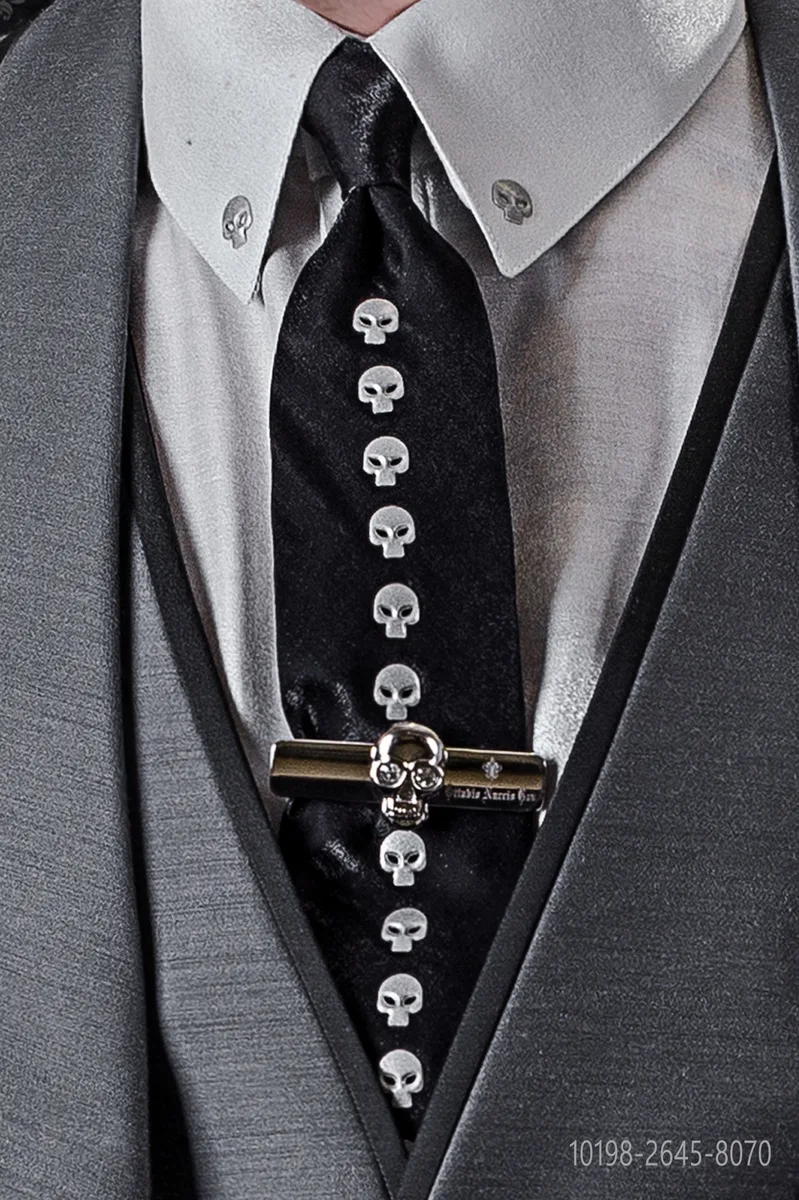 Cravate en lurex avec applications métalliques