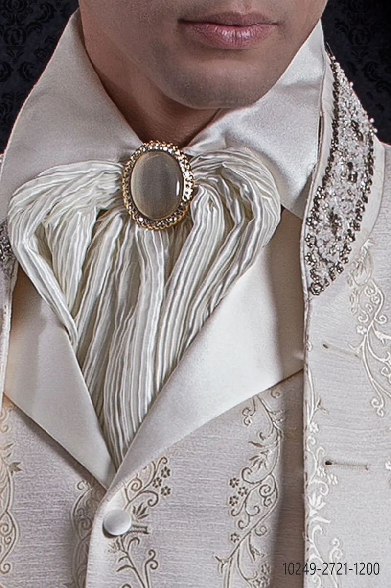 Pleated lace plastron tie