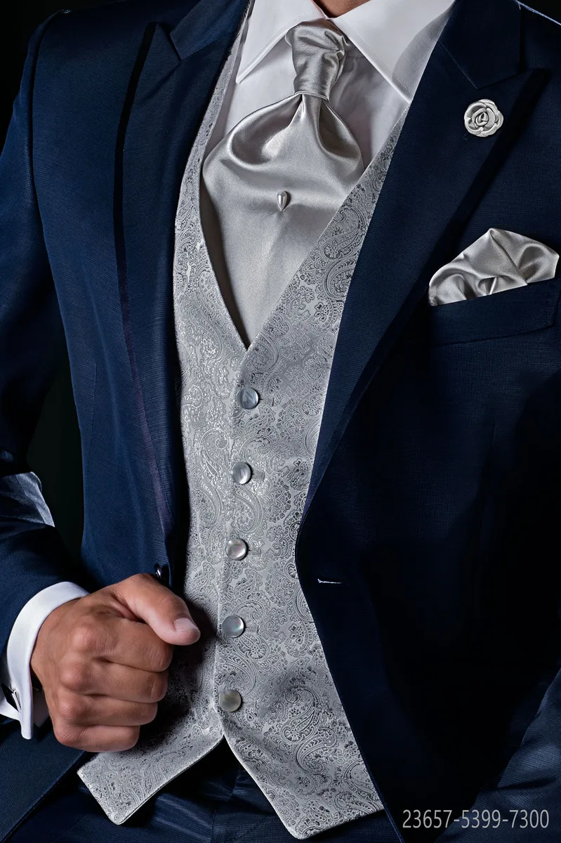 Gilet en tissu damassé gris perle