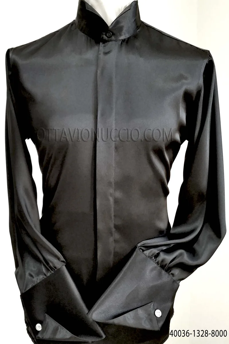 Schwarzes Satin-Hemd