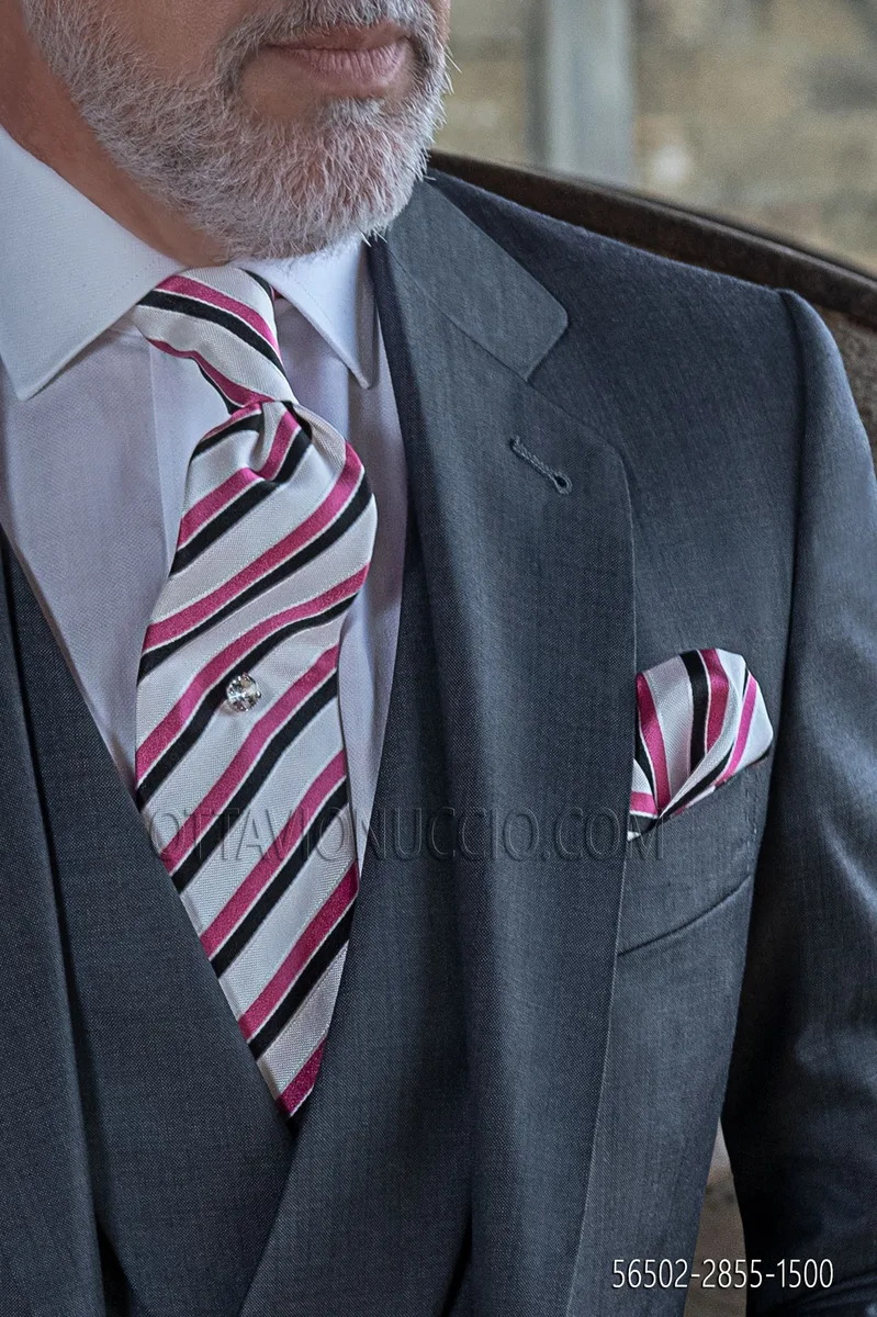 Cravatta e fazzoletto in seta jacquard righe su fondo bianco