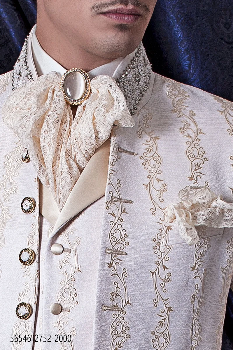Plastron doré noué en dentelle