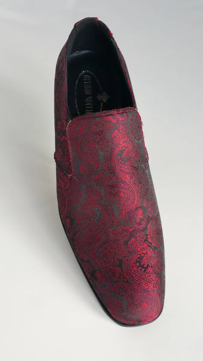 Chaussons en tissu damassé rouge-noir