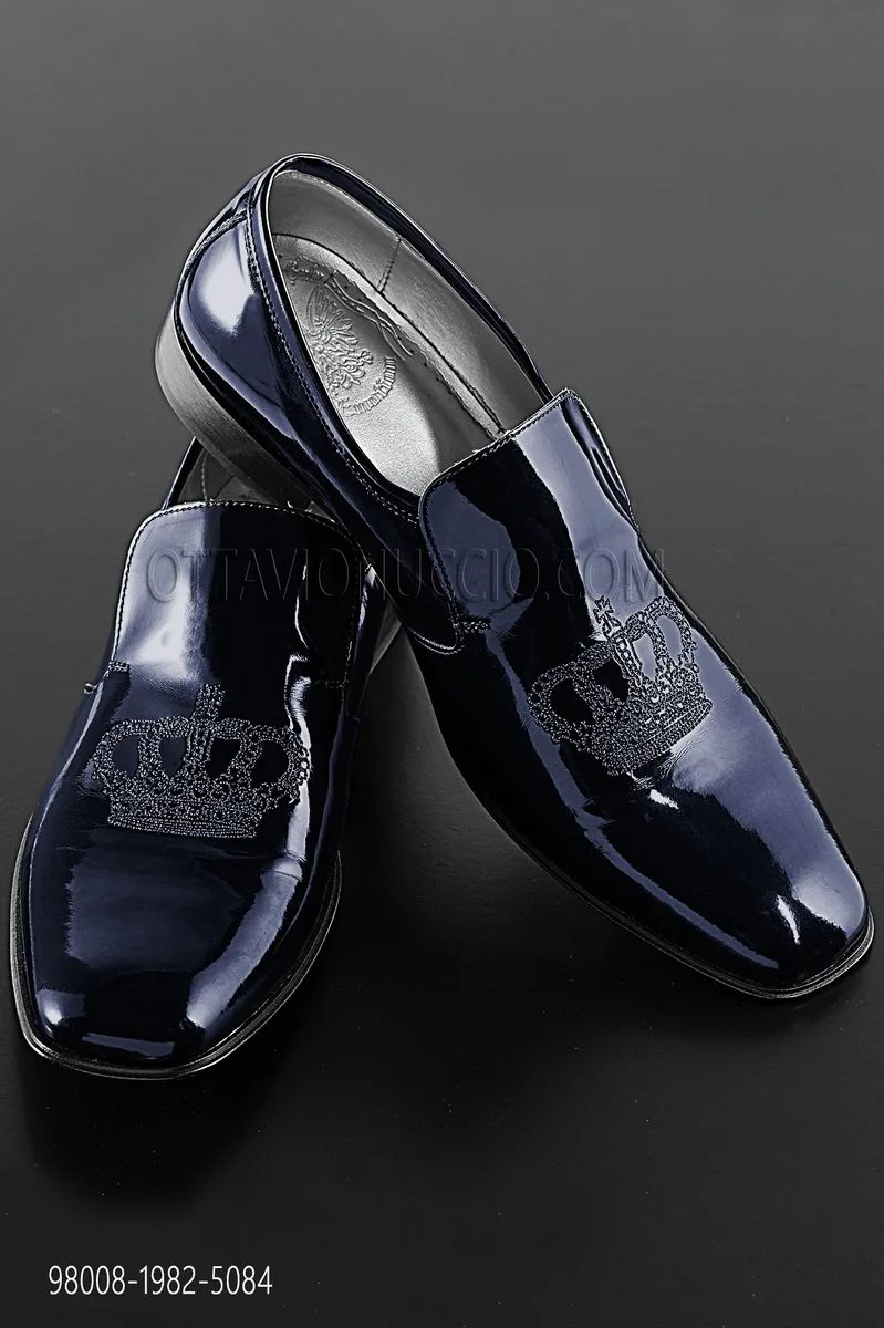 Chaussons bleus avec couronne brodée noir-argent