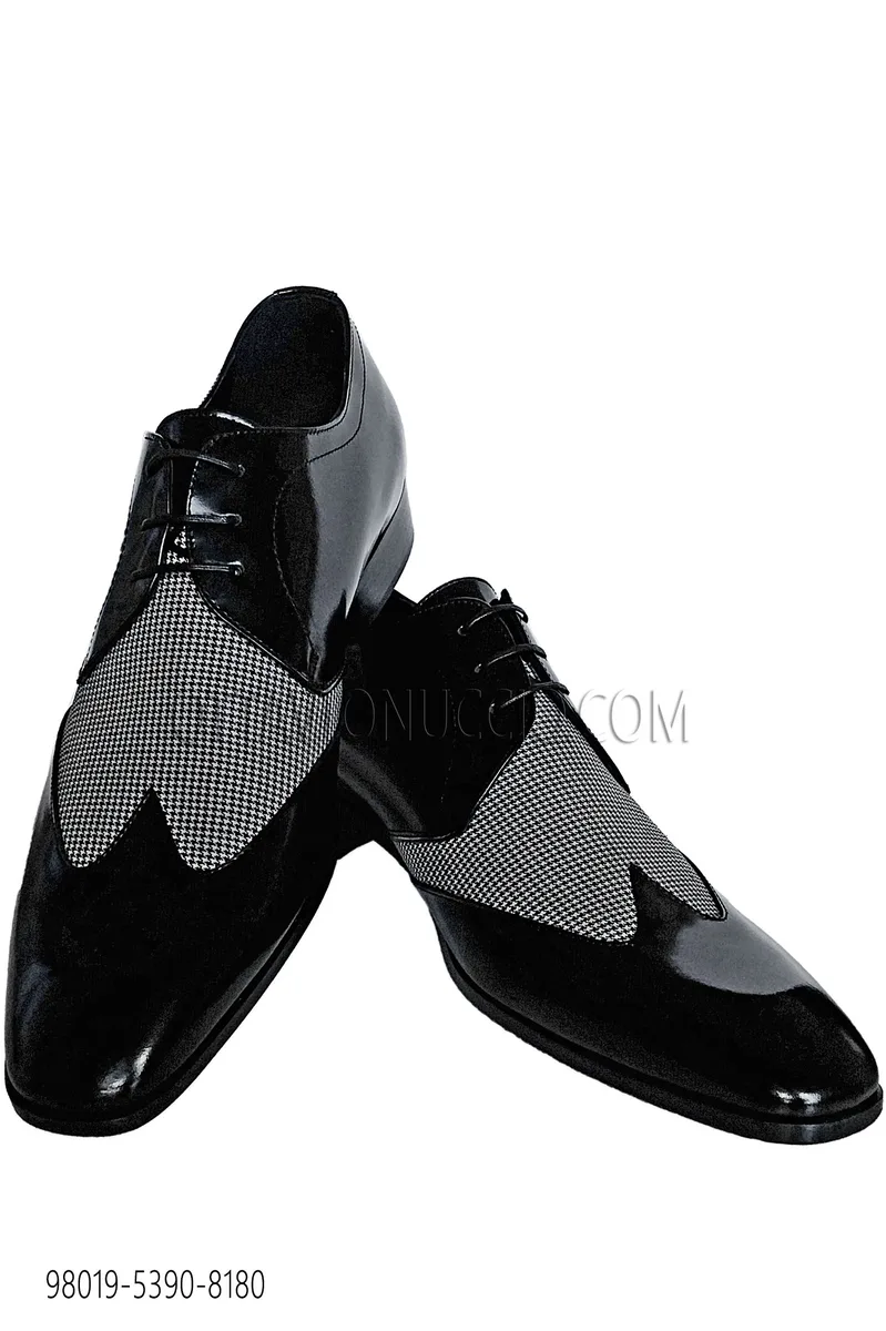 Two-coloured lace-up shoes in black - houndstooth