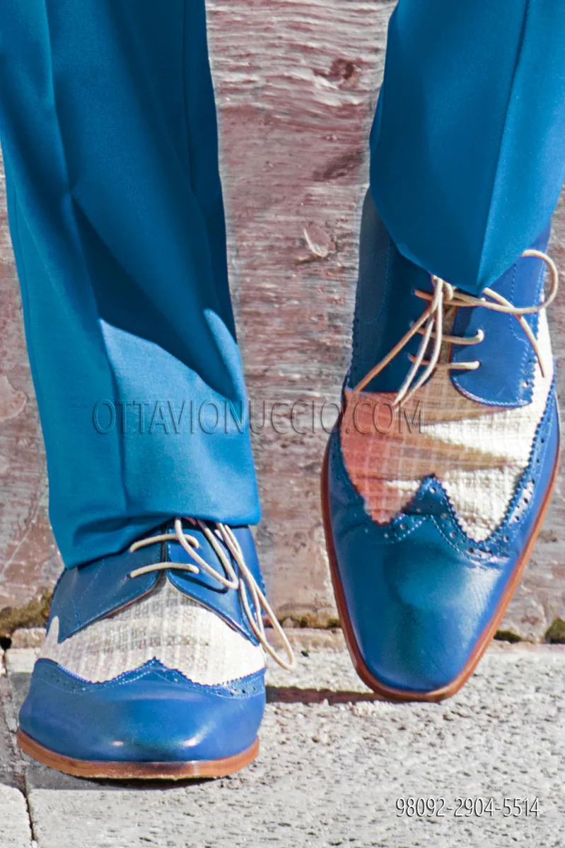 Two-Coloured Lace-Up Shoes