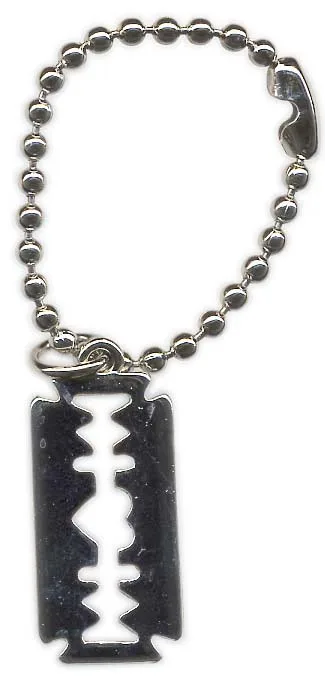 Pendentif en nickel en forme de lame
