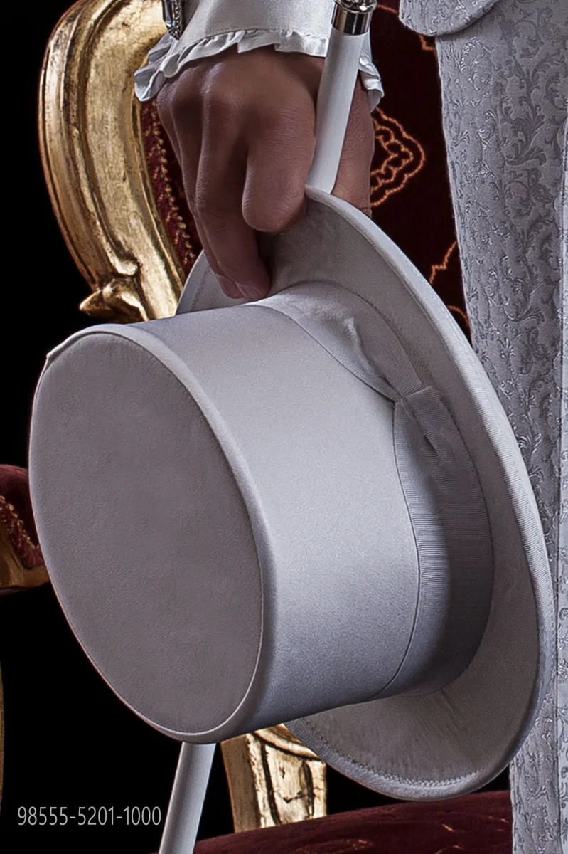 Sombrero de copa blanco de raso