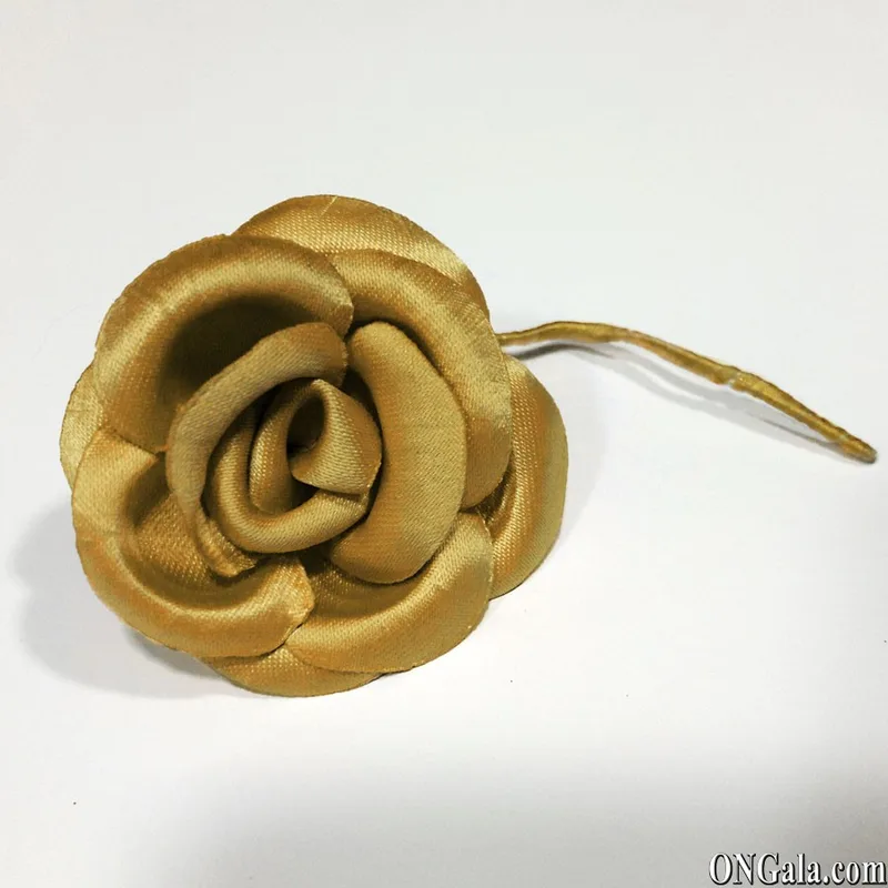 Flor en raso oro