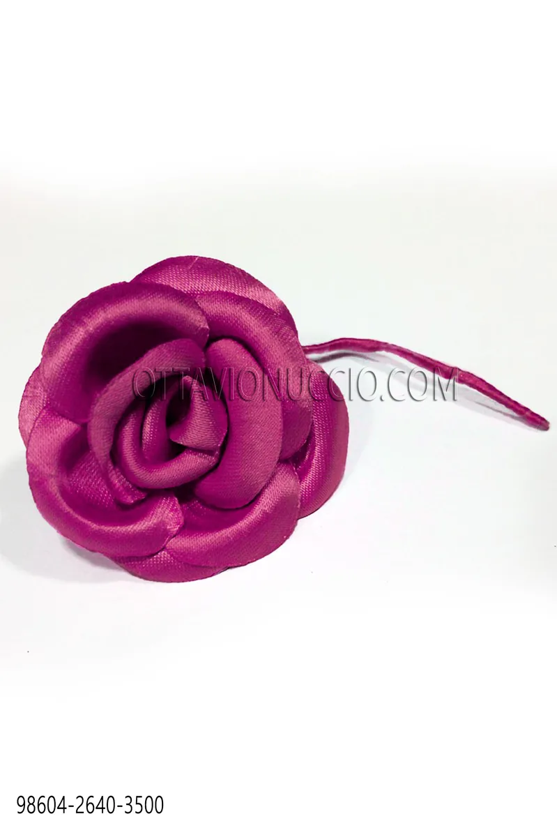 Fleur en satin fuchsia