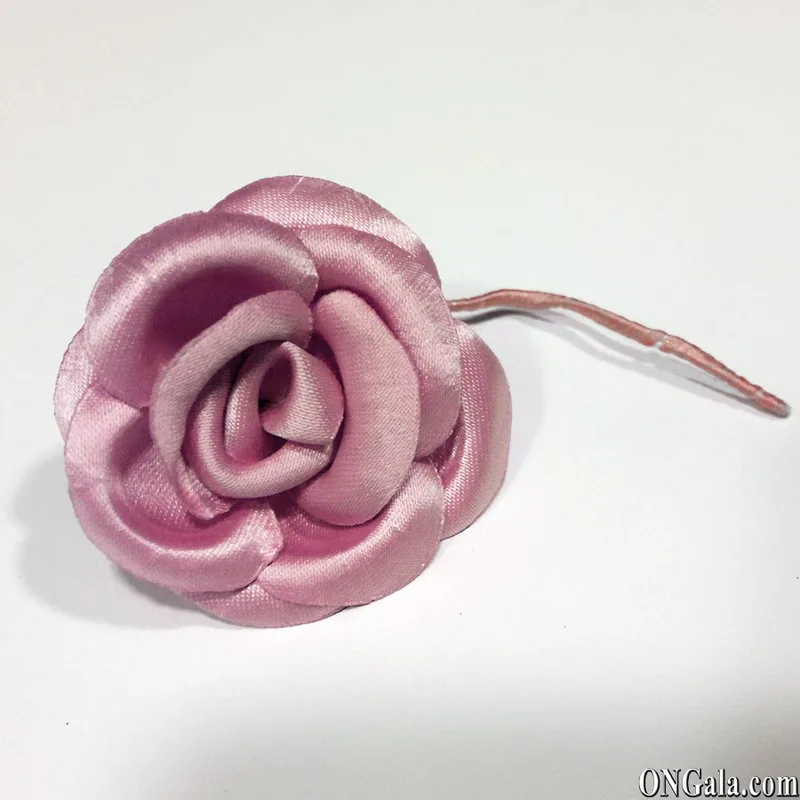 Flor en raso rosa