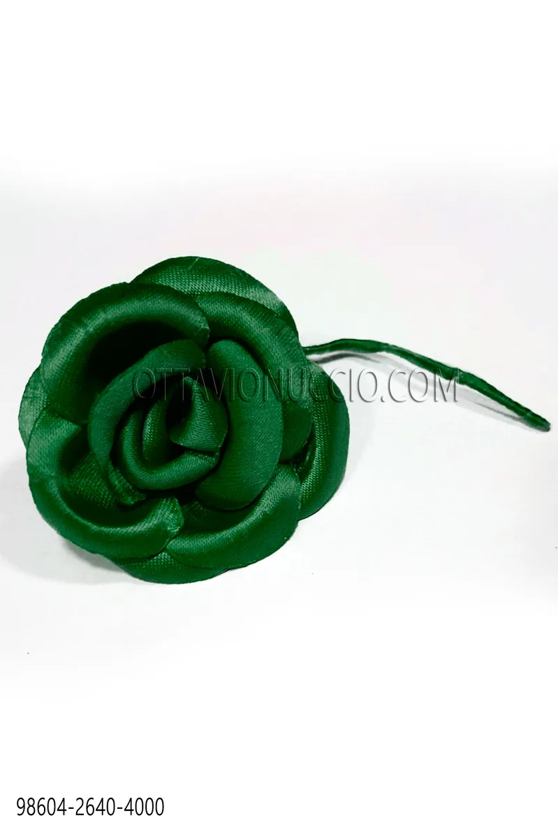 Fleur en satin vert
