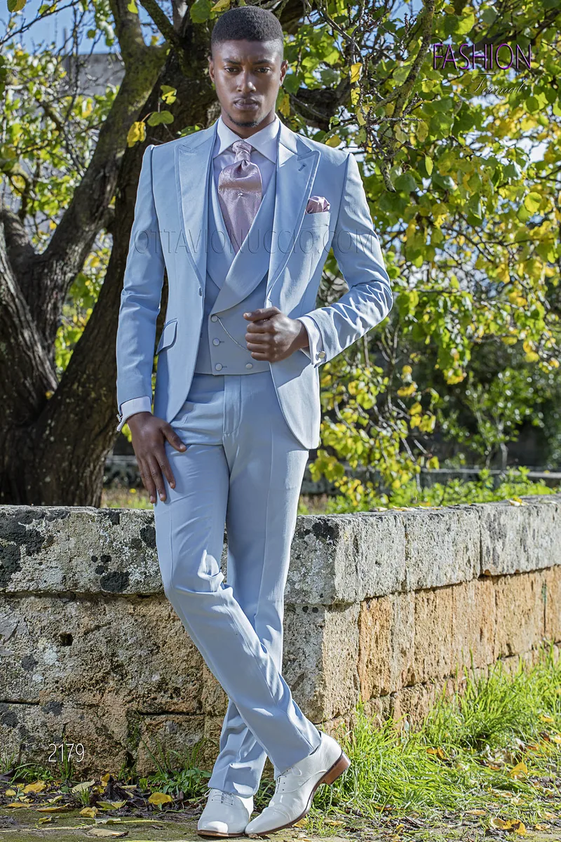 Traje de novio celeste 1