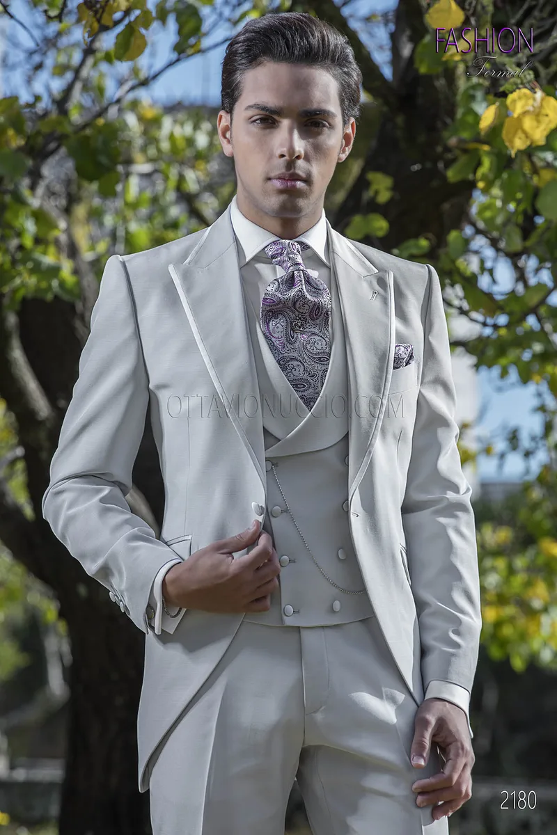 Costume sur mesure jaquette moderne de mariage gris clair 1