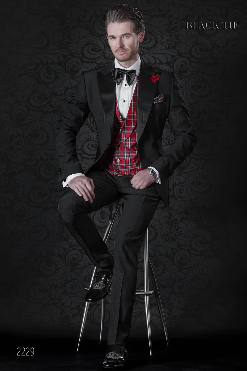 Italian tuxedo suit in black | Italian wedding suits 1