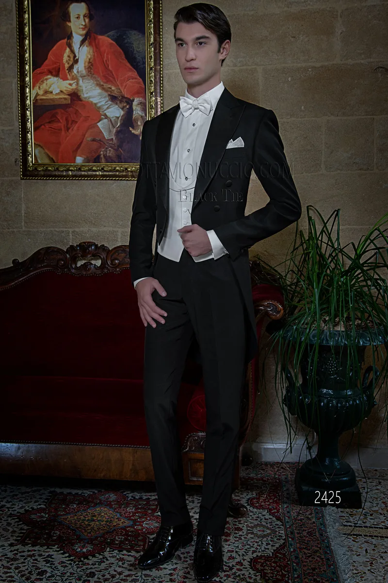 Black italian tailcoat for luxury gala events – fi
