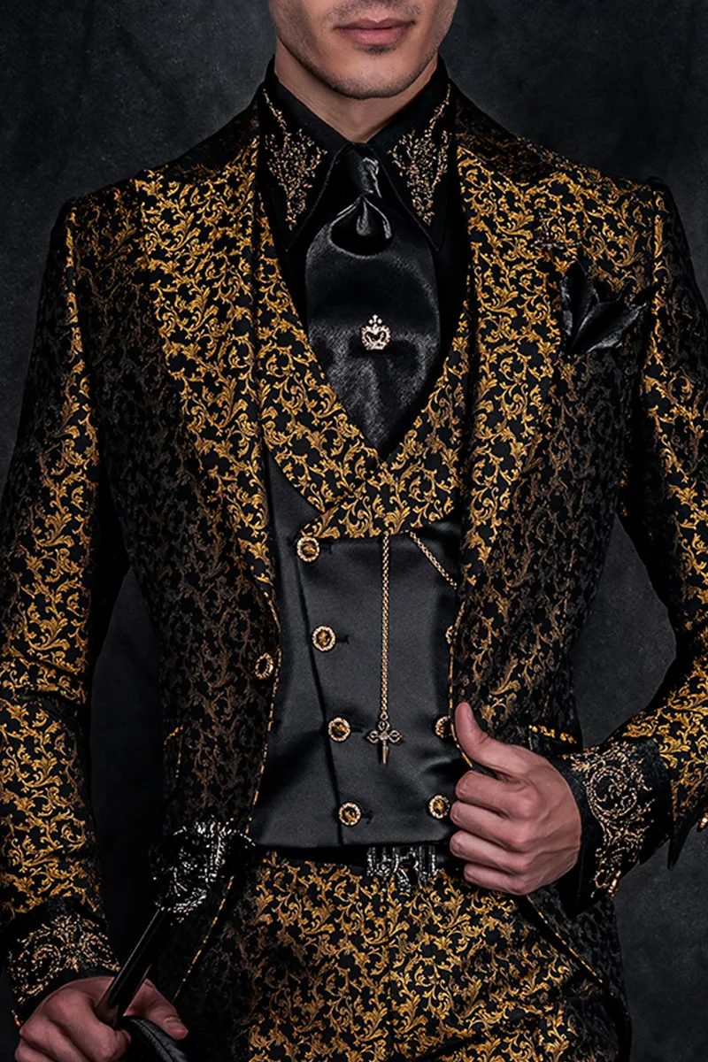 Costume italien de luxe en style gothique damassé noir et or 3