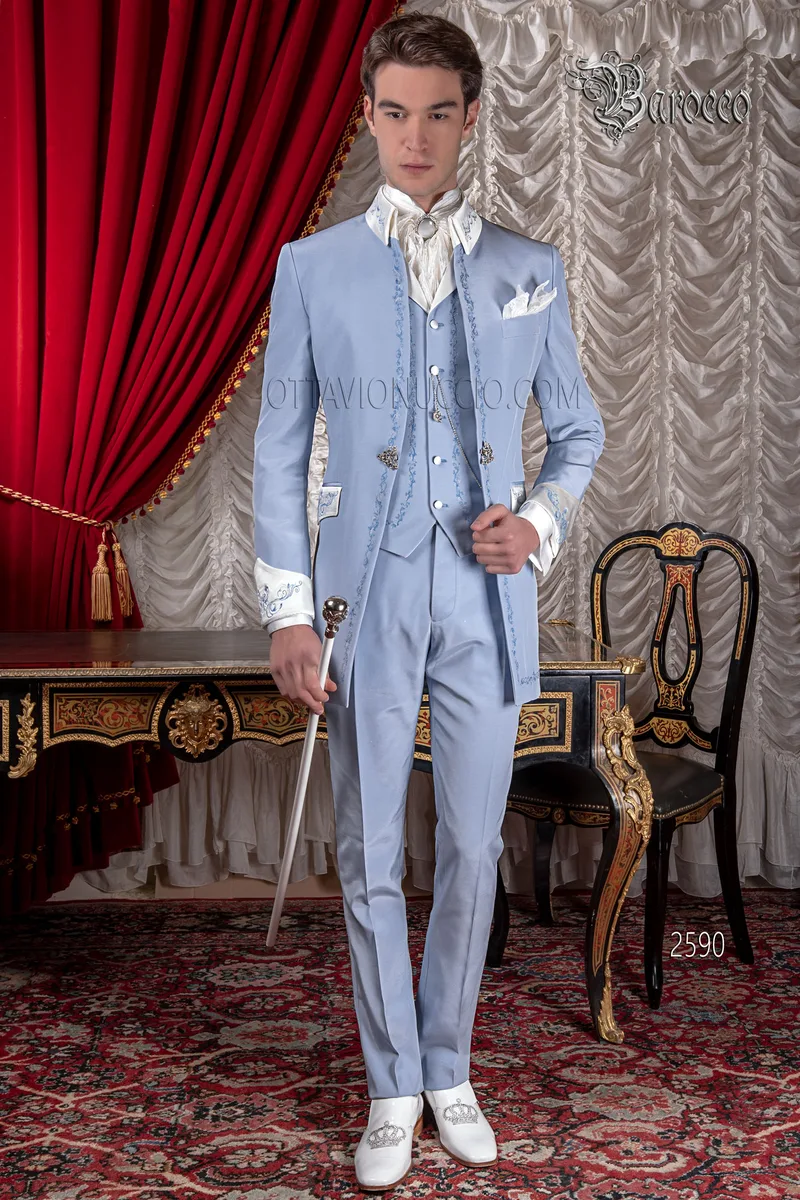 Bräutigam Gehrock Anzug im Barock Stil himmelblau mit blaue Stickerei 1