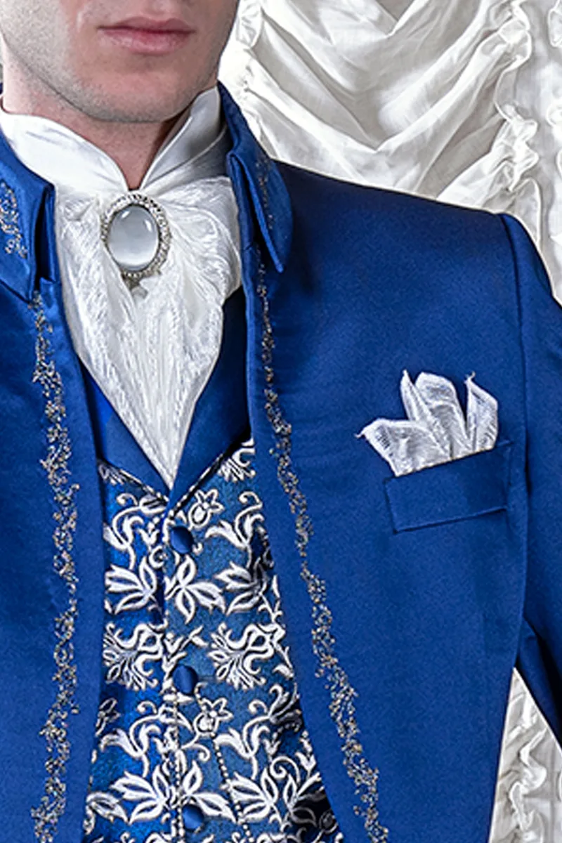 Levita barroco raso azul bordado plata, chaleco y pantalón brocado 3
