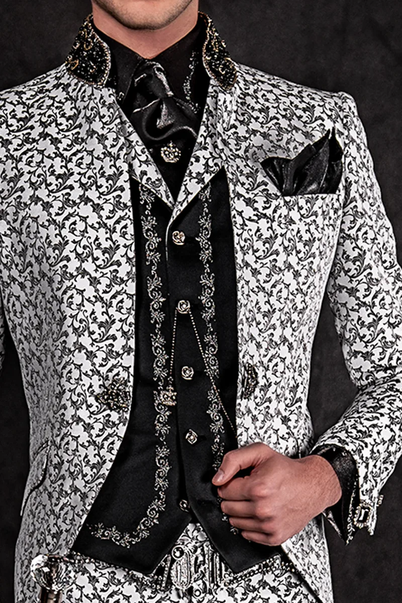 Gilet in raso nero con contrasto e ricamo nero-argento