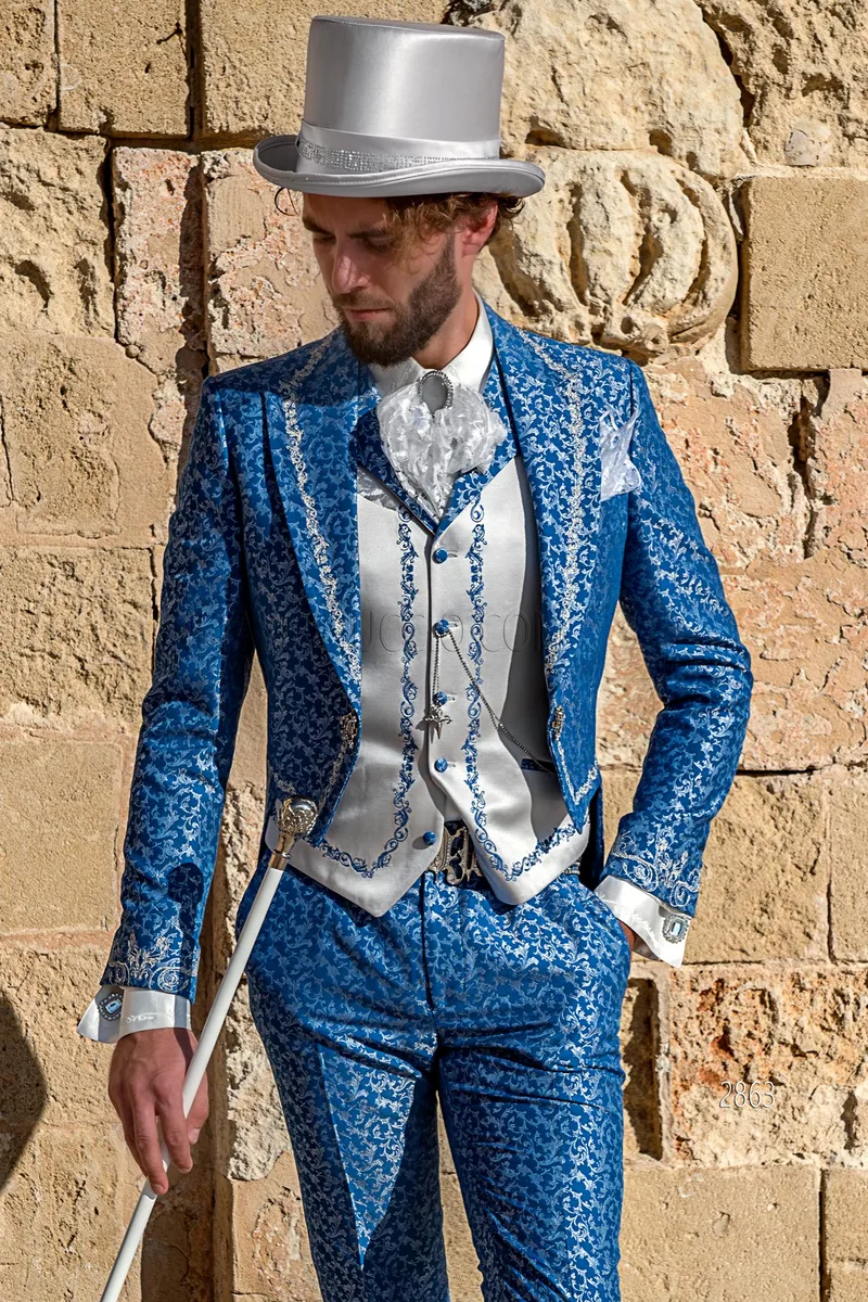 Traje de novio de época frac barroco bordado brocado azul royal y plata – pa