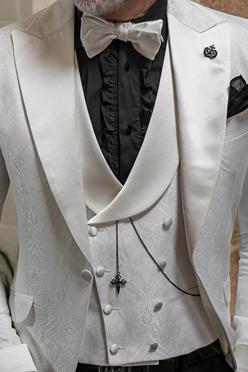 Smoking de mode en jacquard blanc avec revers en pointe et gilet assorti 2