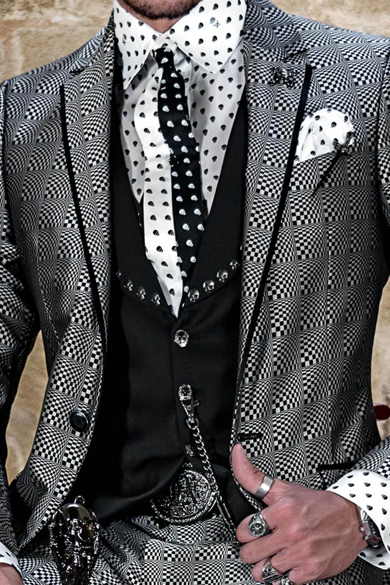 Gilet in lana nero con transfer su collo sciallato