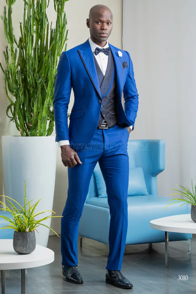 Electric blue fashion men suit for groom – Full-length view