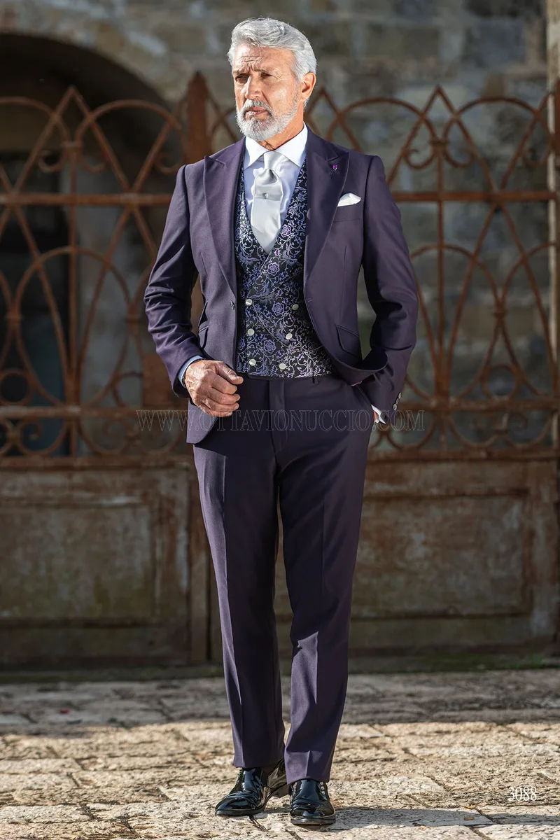 Traje de novio italiano morado con chaleco de seda 2