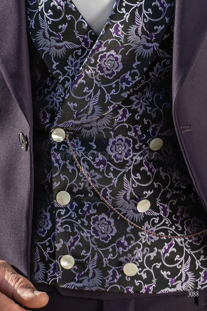 Traje de novio italiano morado con chaleco de seda 3