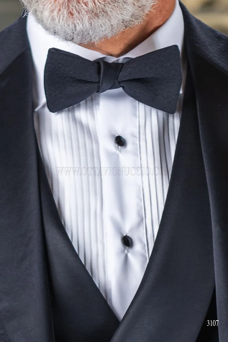 Luxury Italian fashion blue groom tuxedo with peak lapel in satin 5