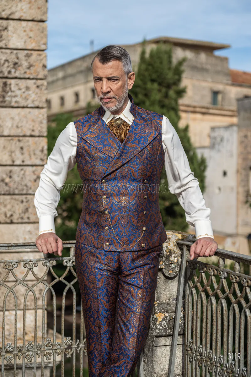 Redingote coréenne en brocart bleu et or de style baroque 4