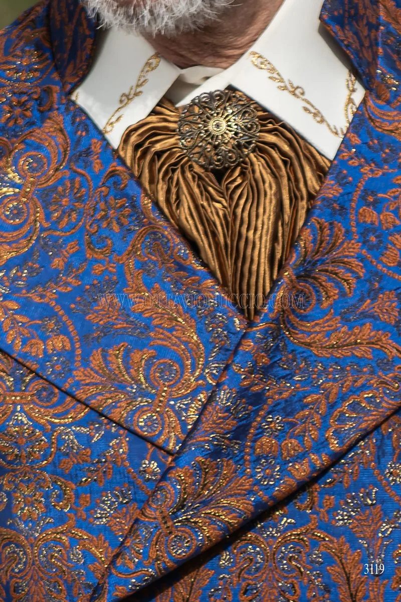 Redingote coréenne en brocart bleu et or de style baroque 5