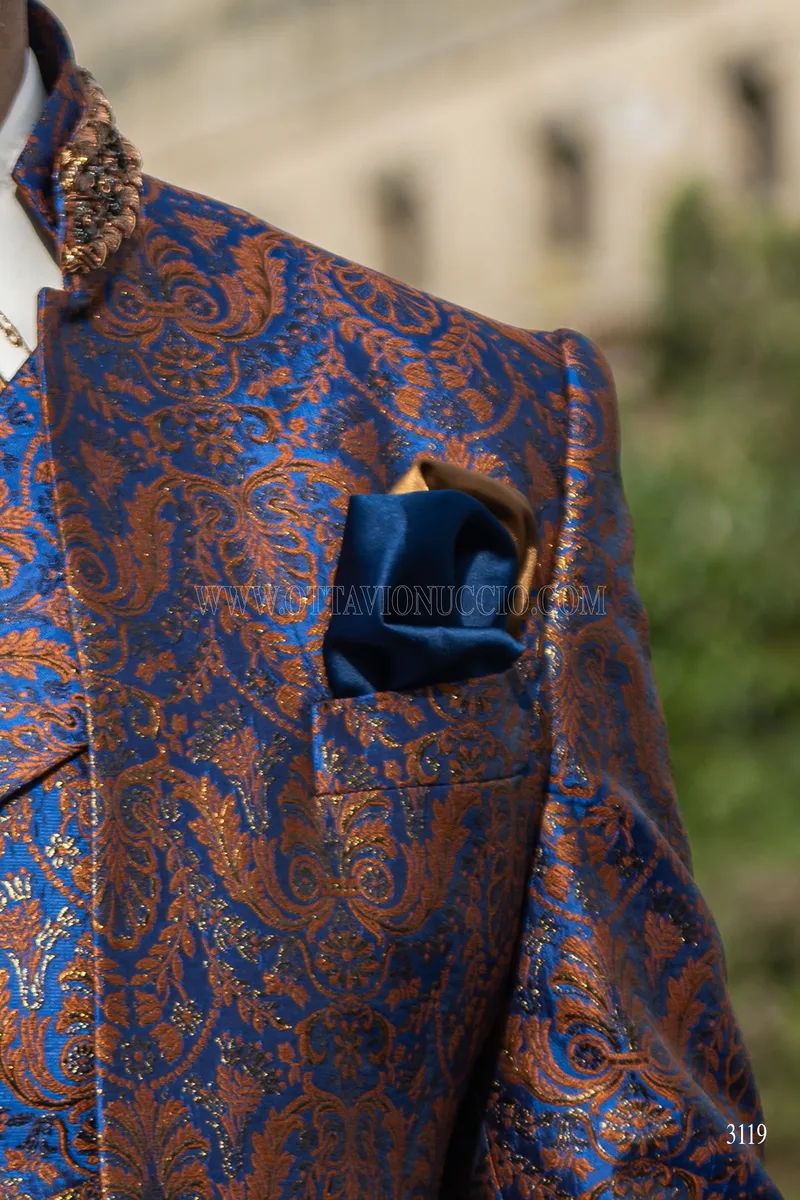 Redingote coréenne en brocart bleu et or de style baroque 6