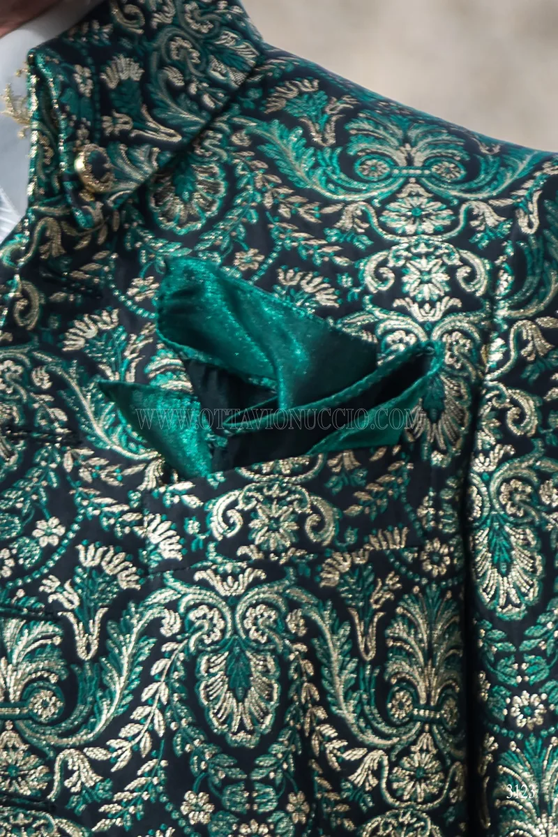 Costume de mariage baroque, redingote napoléonienne en brocart doré et vert 6