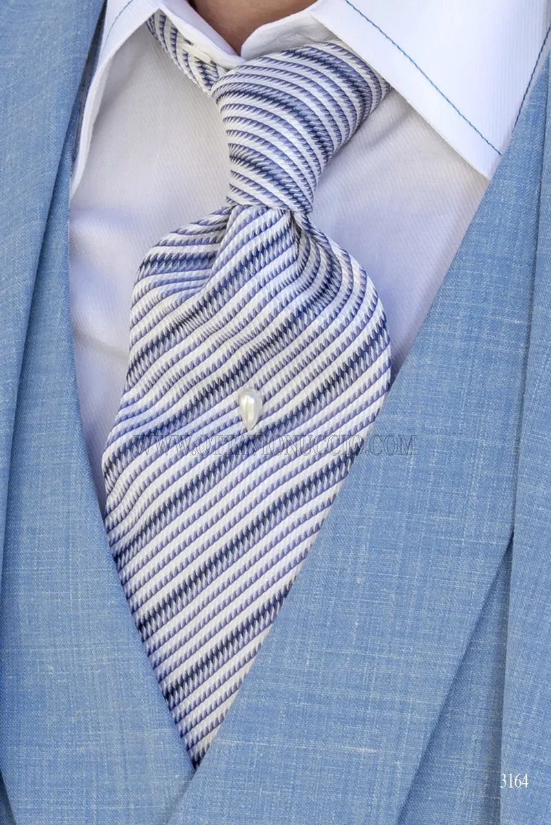 Dreiteiliger Hochzeitsanzug in Hellblau aus Leinenmischung 5
