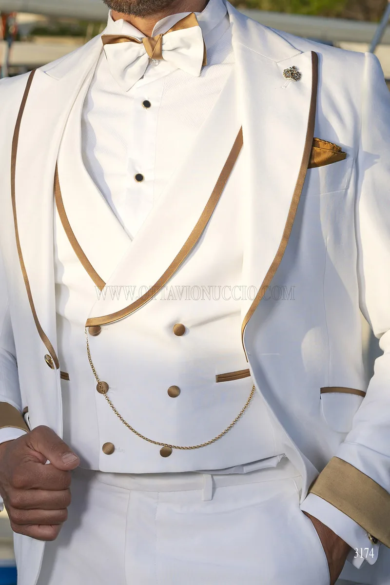 Gilet doppiopetto bianco con bordino oro