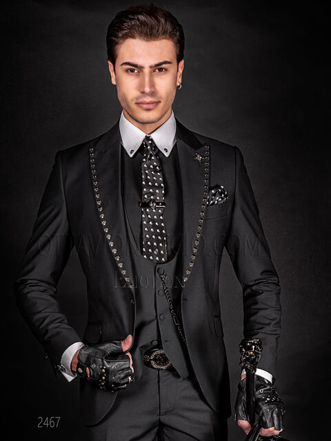 Abito sposo nero steampunk con applicazioni metalliche teschi