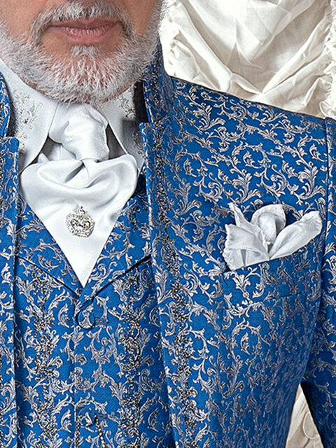 Cravattone d'annodare e fazzoletto in lurex grigio perla