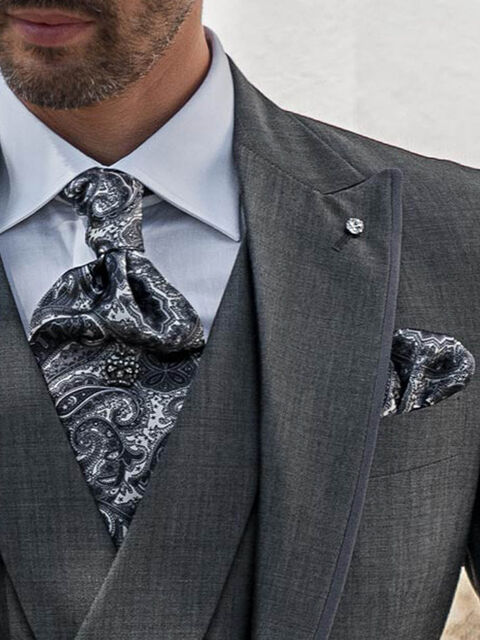 Cravattone e fazzoletto in seta disegno Paisley
