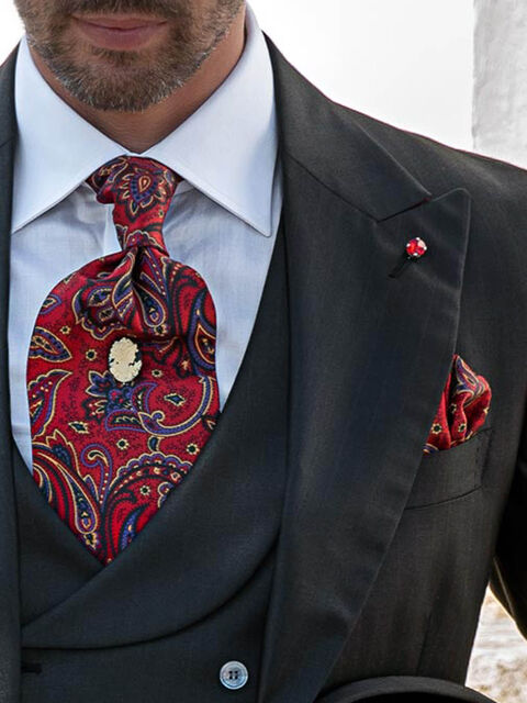 Cravattone da annodare e Fazzoletto rosso disegno paisley
