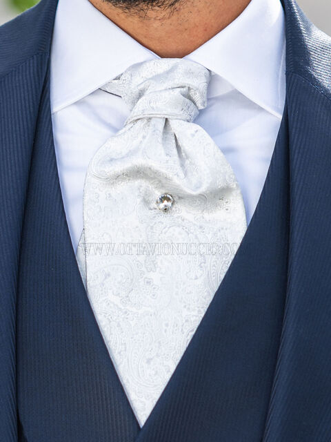 Cravattone d'annodare e fazzoletto damascato grigio perla