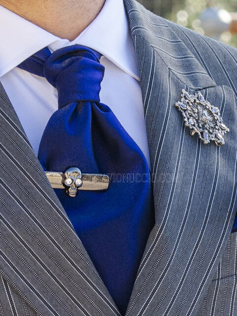 Cravattone d' annodare e fazzoletto in lurex blu china
